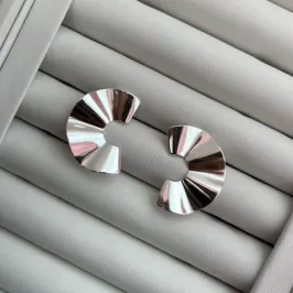 ARGOLA LEQUE - BANHADO A PRATA 18K