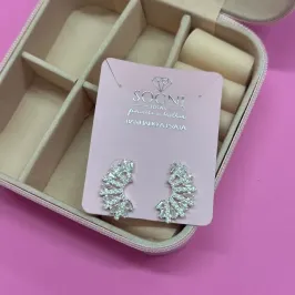 ARGOLA LEQUE CRAVEJADO - BANHADO A PRATA