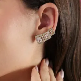 BRINCO M QUADRADO CRAVEJADO