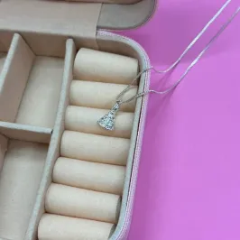 GARGANTILHA NOSSA SENHORA CRISTAL M - BANHADO A PRATA