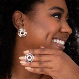 ARGOLA BRENDA CIRCULO CRAV - BANHADO A PRATA