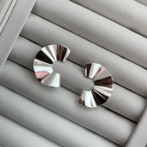 ARGOLA LEQUE - BANHADO A PRATA 18K