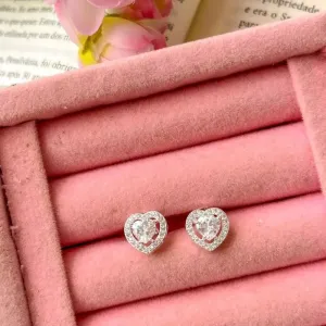 BRINCO P CORACAO CRAVEJADO - BANHADO A PRATA