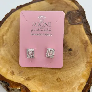 BRINCO P QUADRADO CRAVEJADO - BANHADO A PRATA