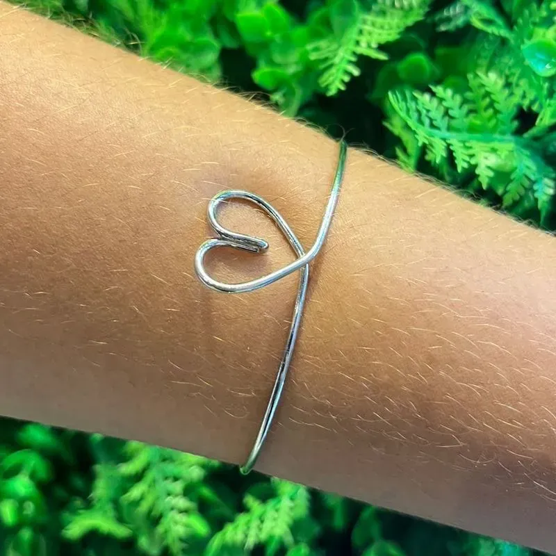 BRACELETE CORAÇÃO VAZADO - AÇO INOX