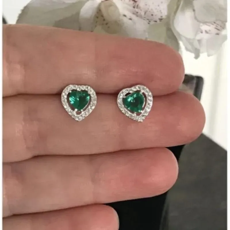 BRINCO CORACAO CRAV LARA VERDE - BANHADO A PRATA