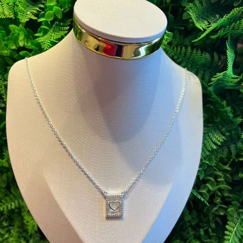 GARGANTILHA PLACA CORAÇÃO