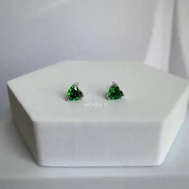 BRINCO LUZ CORAÇÃO VERDE