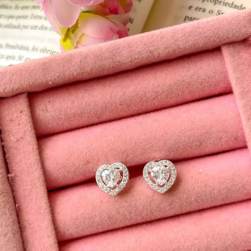 BRINCO P CORACAO CRAVEJADO - BANHADO A PRATA