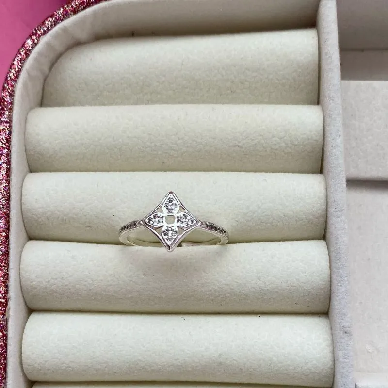 ANEL REG ESTRELADO CRAV - BANHADO A PRATA